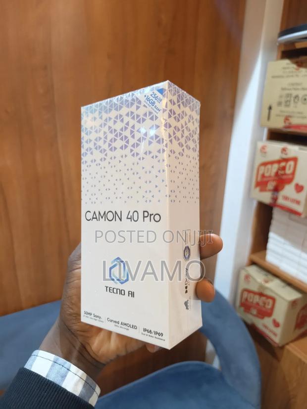 New Tecno Camon 40 Pro 4G 256 GB Blue - thumbnail 3