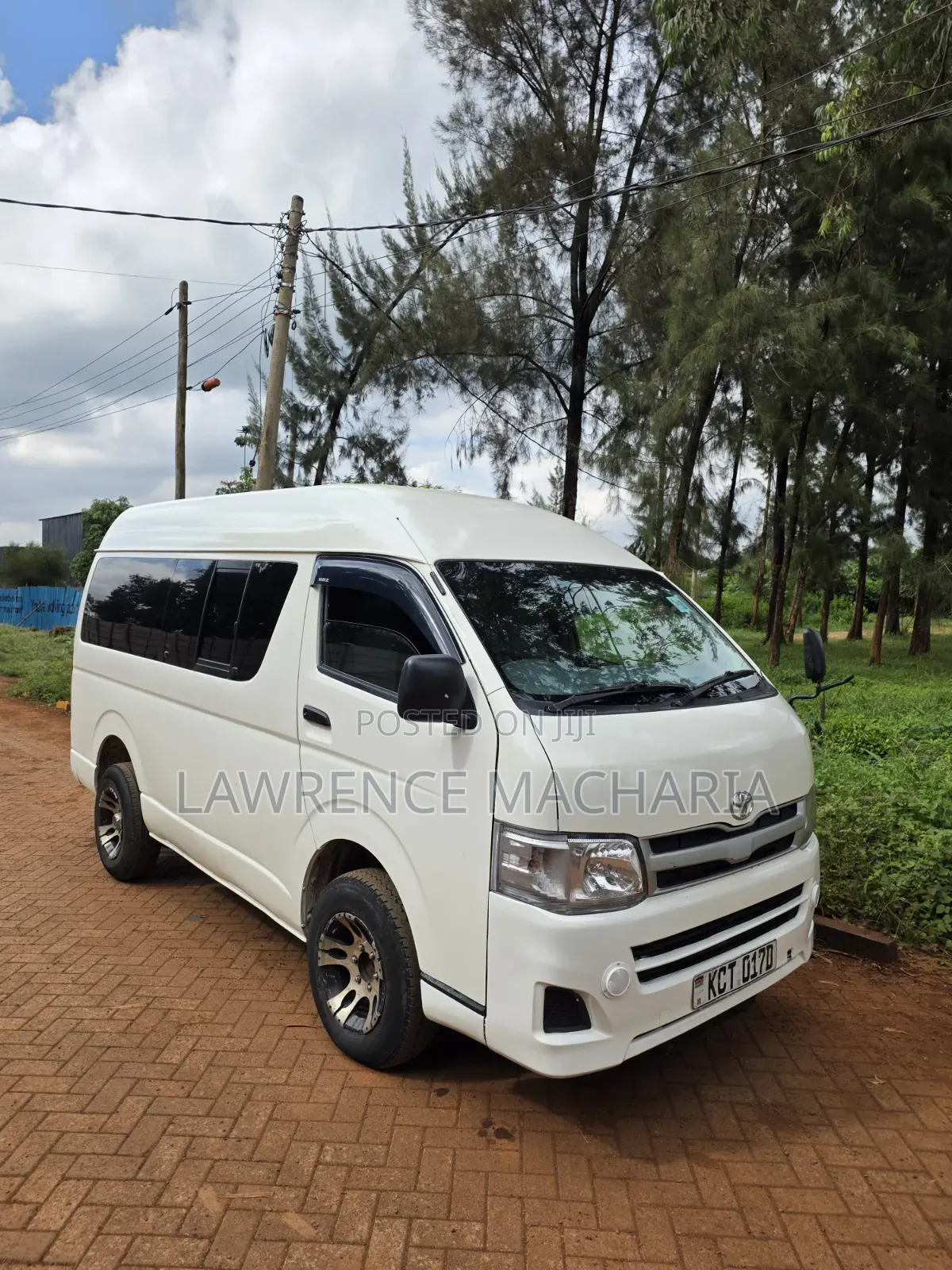Toyota HiAce 2011 White