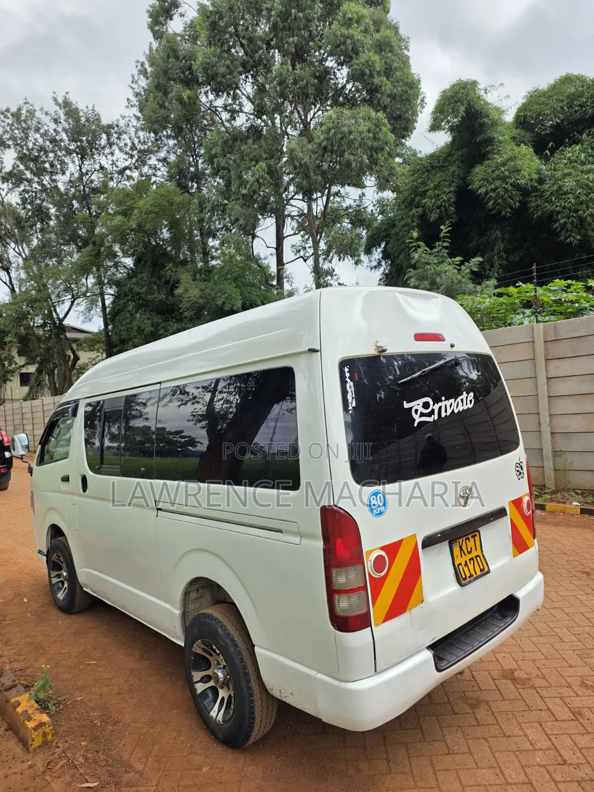 Toyota HiAce 2011 White