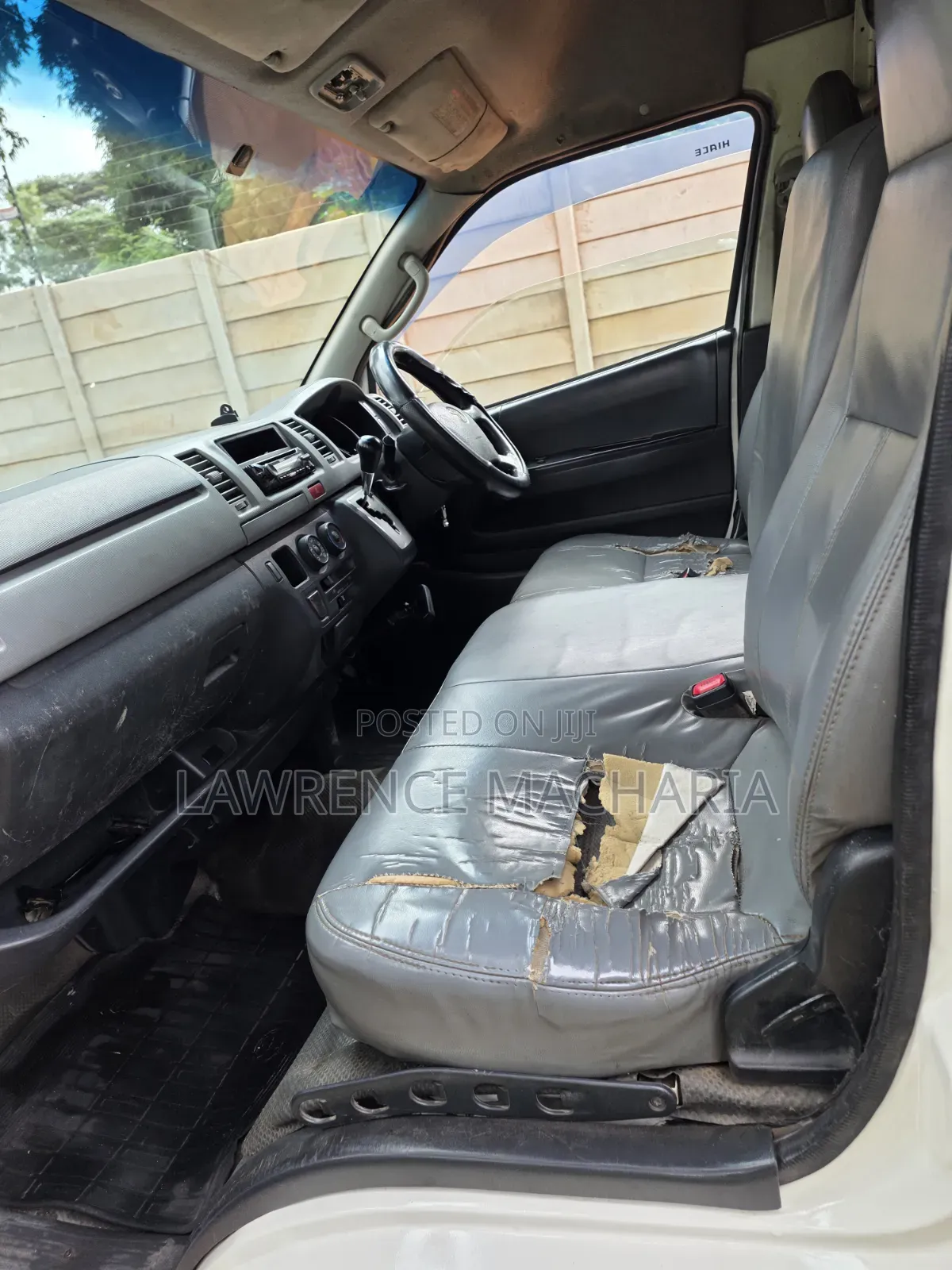 Toyota HiAce 2011 White