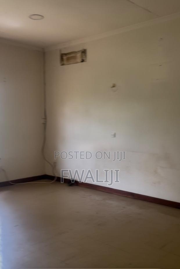 5bdrm Bungalow in N/A, Riverside Drive for rent - main view