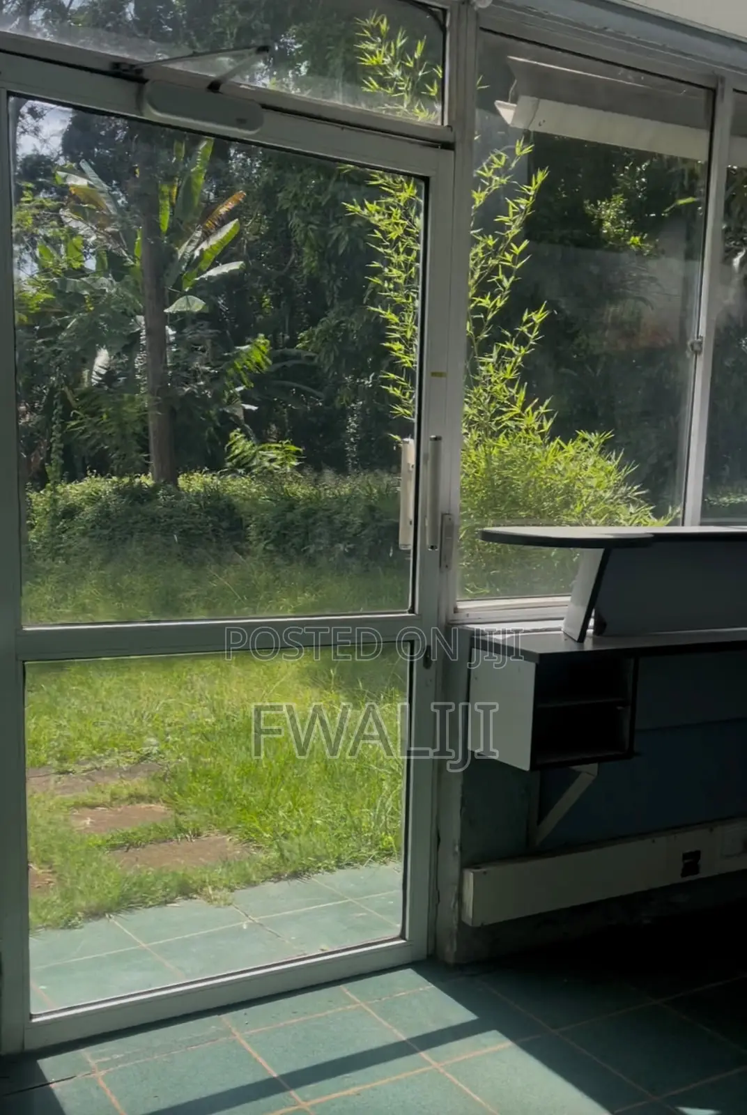 5bdrm Bungalow in N/A, Riverside Drive for rent
