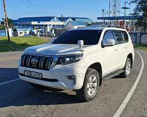 Toyota Land Cruiser Prado 2018 White