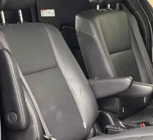 Toyota Esquire 1.8 FWD Hybrid (7 seater) 2019 Black