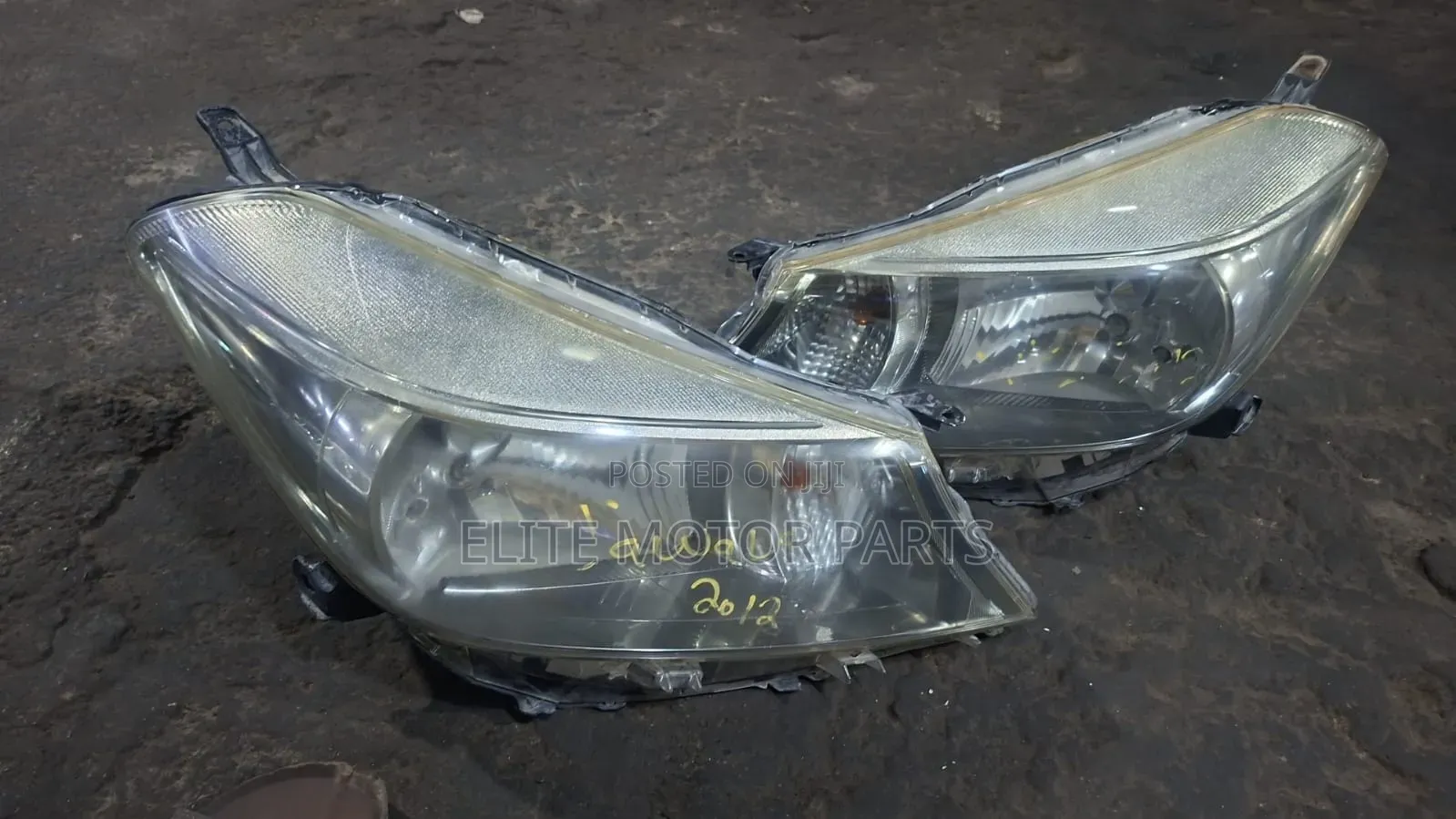 Vitz Jewela 2012 X Japan Headlight