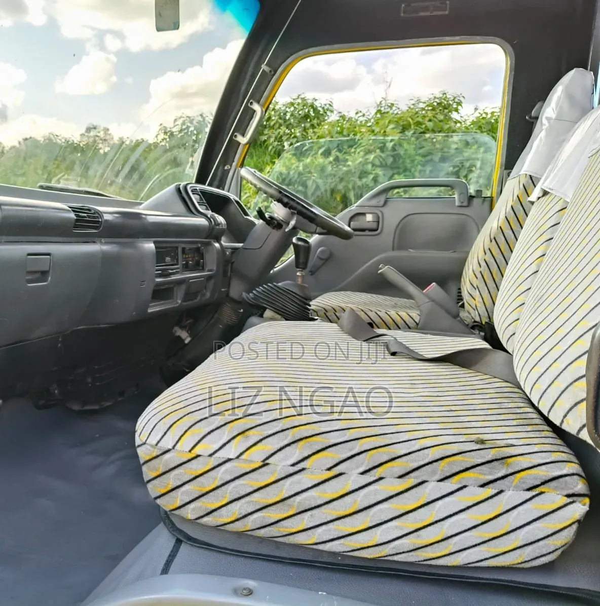 Isuzu NQR 2016 Yellow