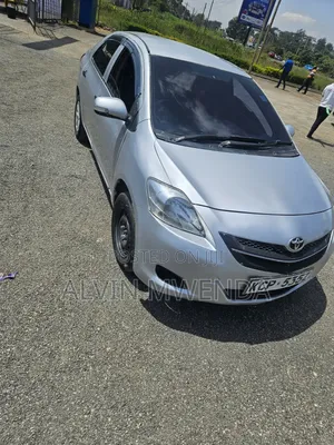 Toyota Belta 2010 Silver