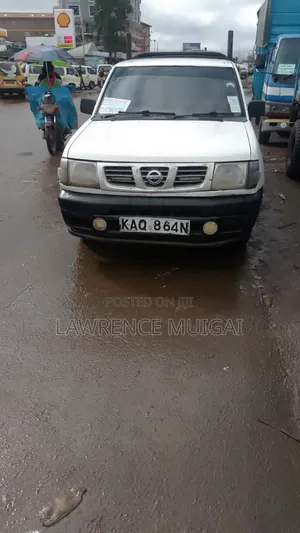 Nissan Hardbody 2024 White