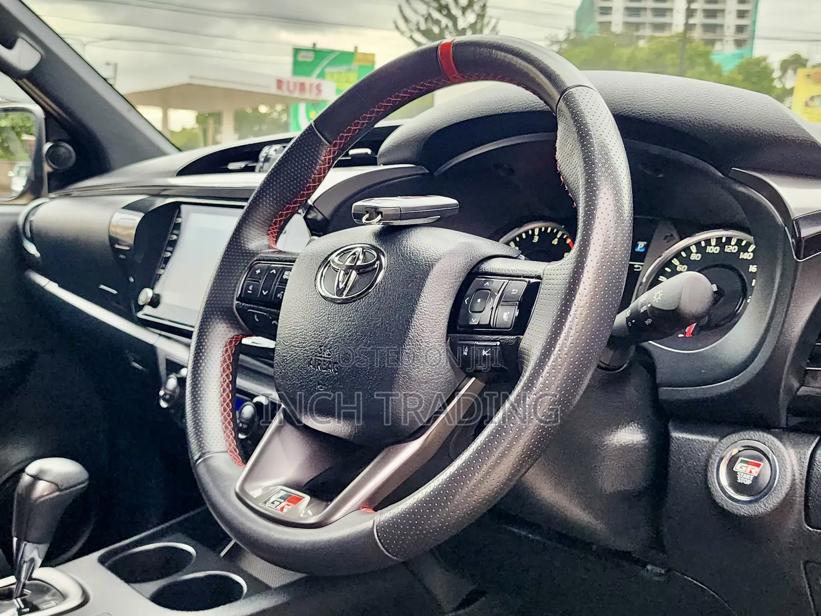 Toyota Hilux 2022 Black