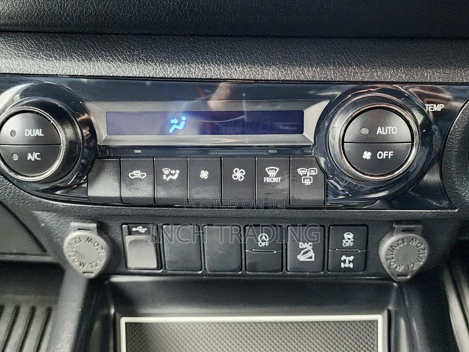 Toyota Hilux 2022 Black