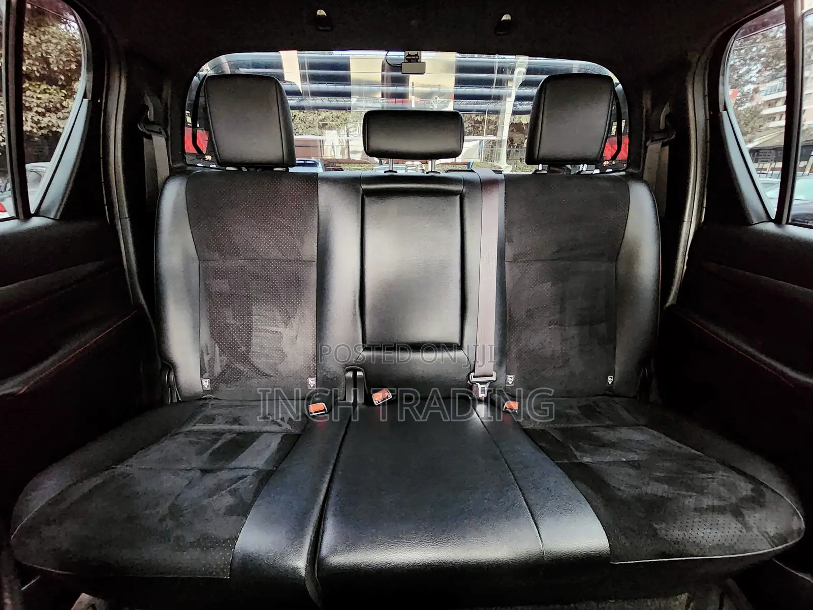 Toyota Hilux 2022 Black