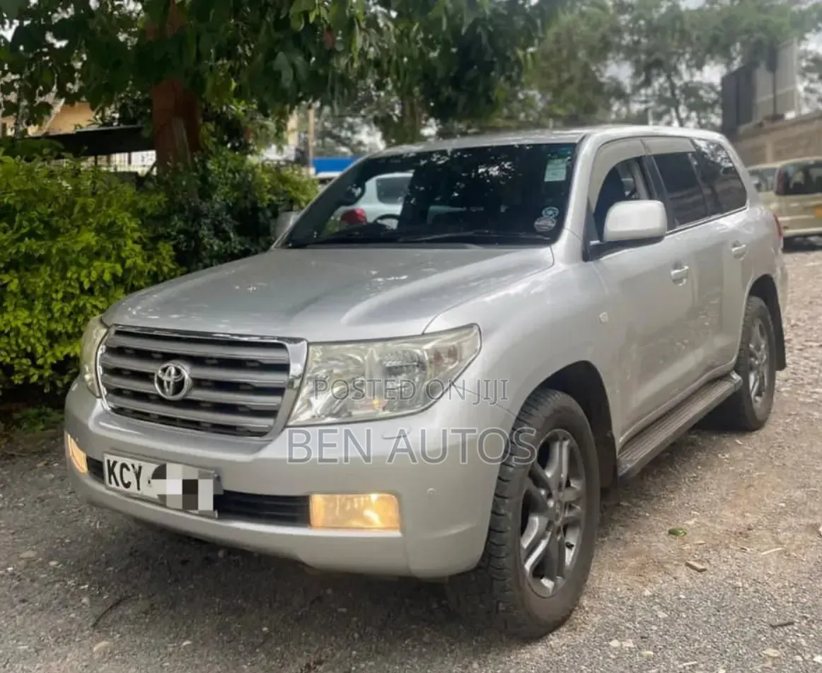 Toyota Land Cruiser 4.5 V8 TD STD 2011 Silver