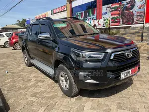 Toyota Hilux 2013 Black