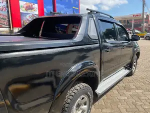Toyota Hilux 2013 Black