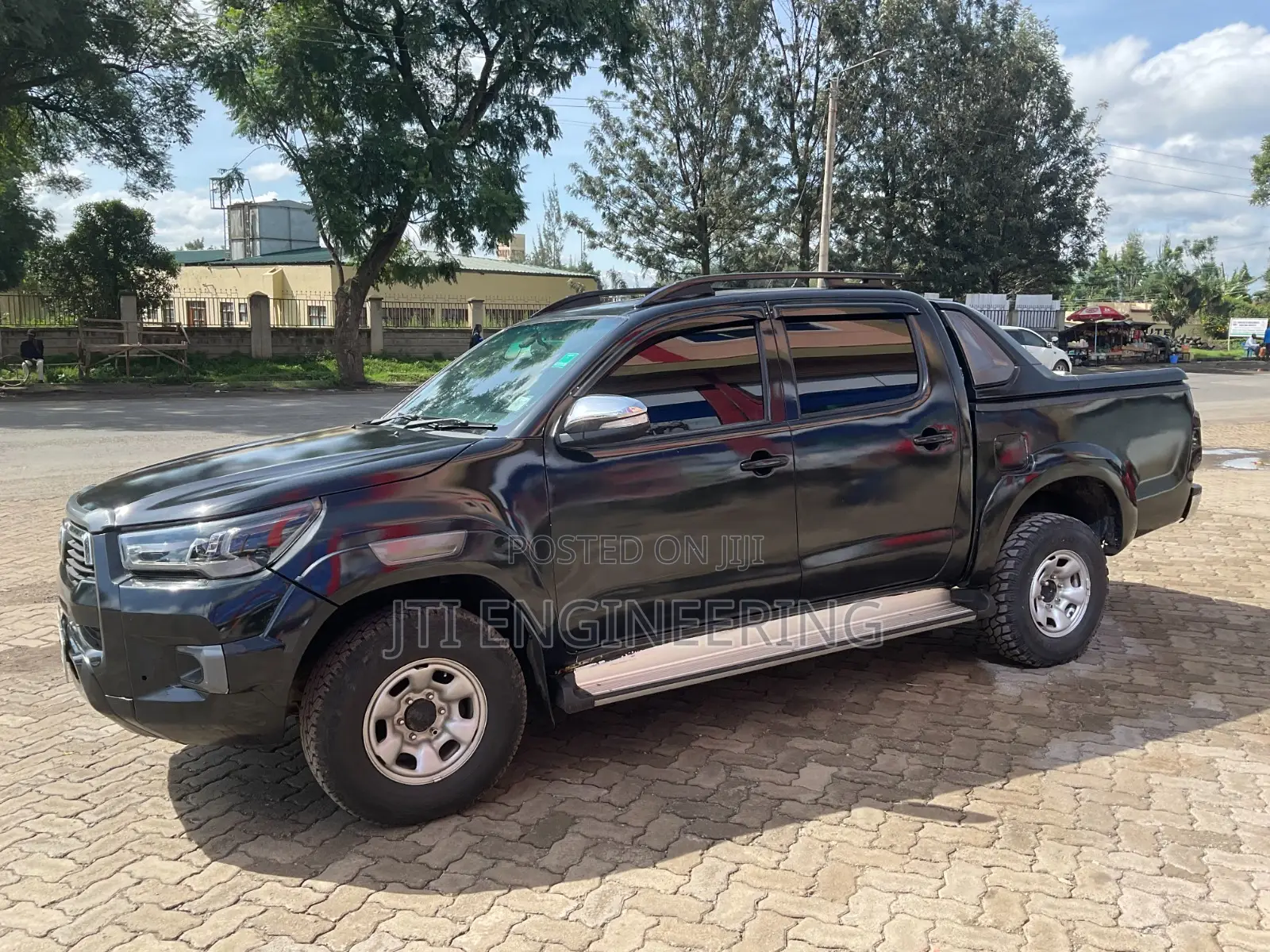 Toyota Hilux 2013 Black