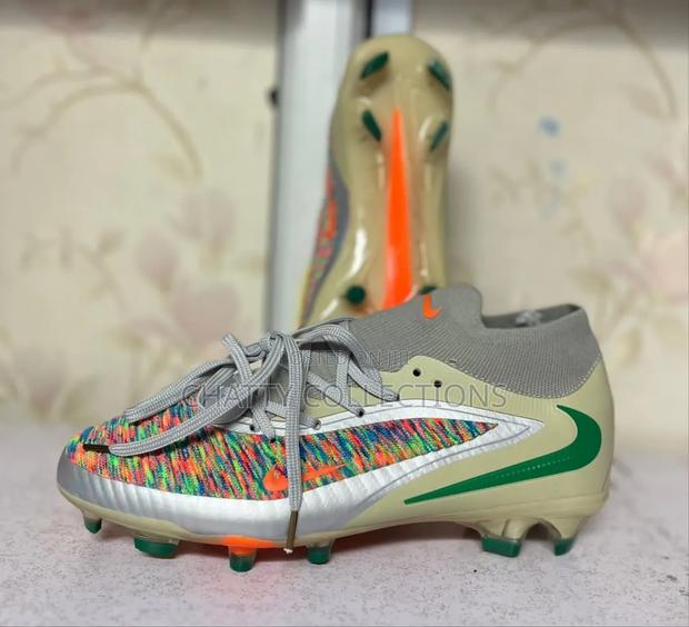 Unisex Football Boots Size 40 to 45 With Laces