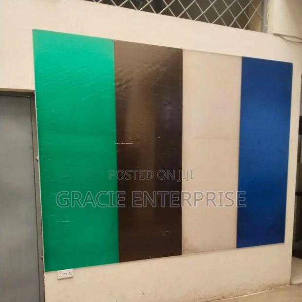 High Quality Polycarbonate Sheets - thumbnail 2
