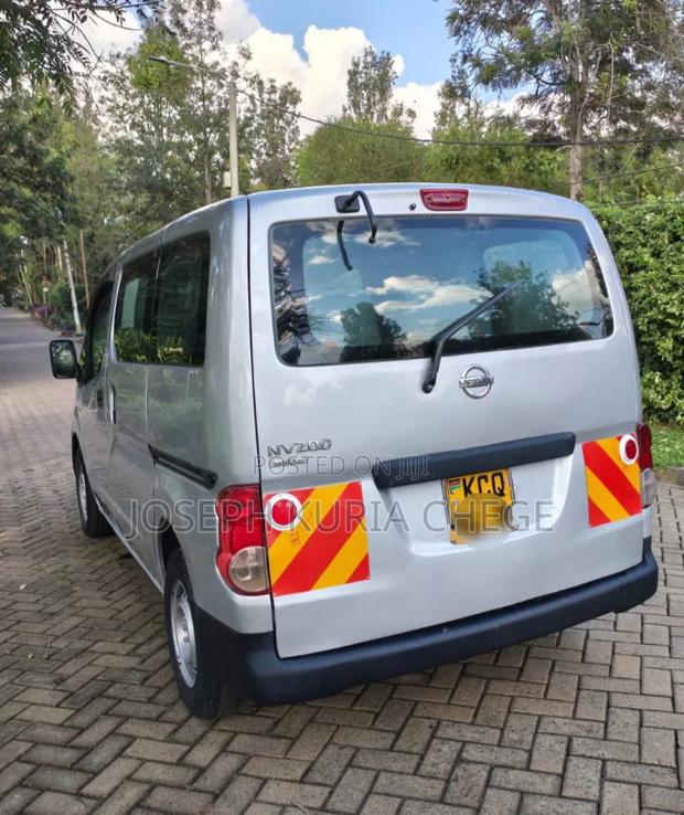 Nissan NV200 2010 Silver