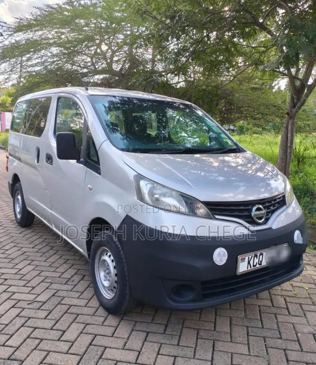 Nissan NV200 2010 Silver - thumbnail 3