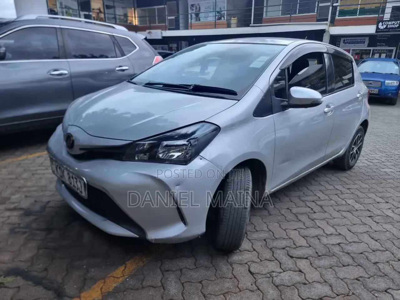 Toyota Vitz 2015 Silver