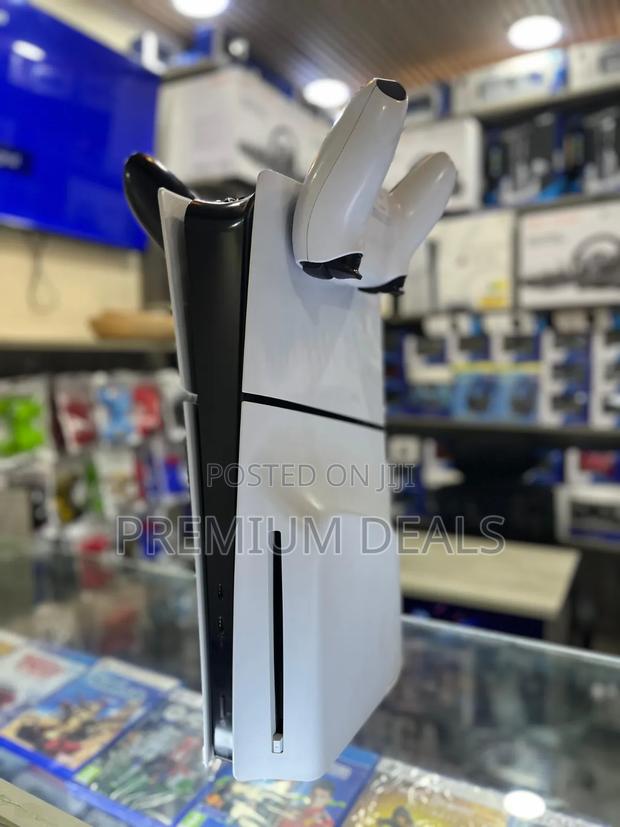 Top1 Ps5 Slim Two Controllers and Warranty.