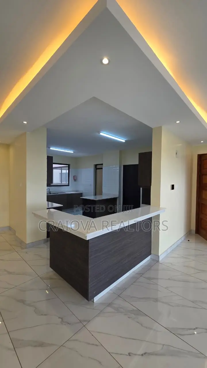 4bdrm Duplex in Spring Valley for sale