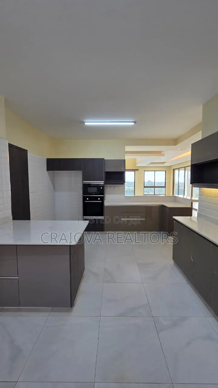 4bdrm Duplex in Spring Valley for sale