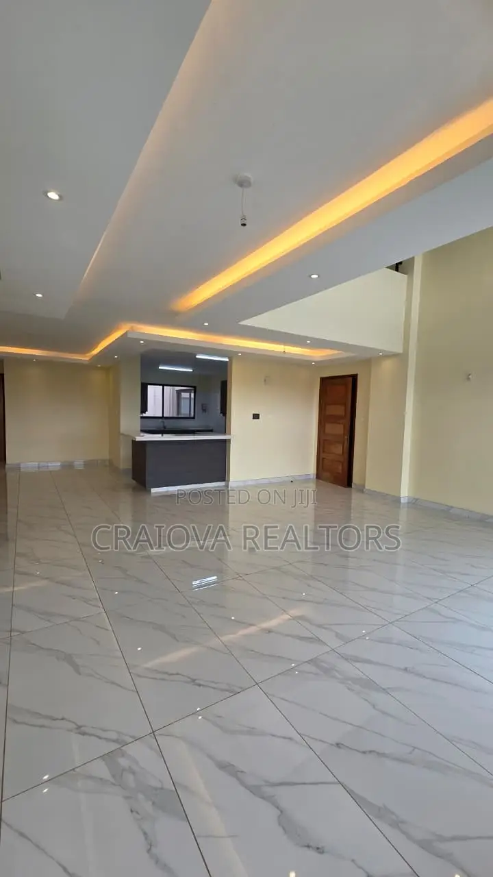 4bdrm Duplex in Spring Valley for sale