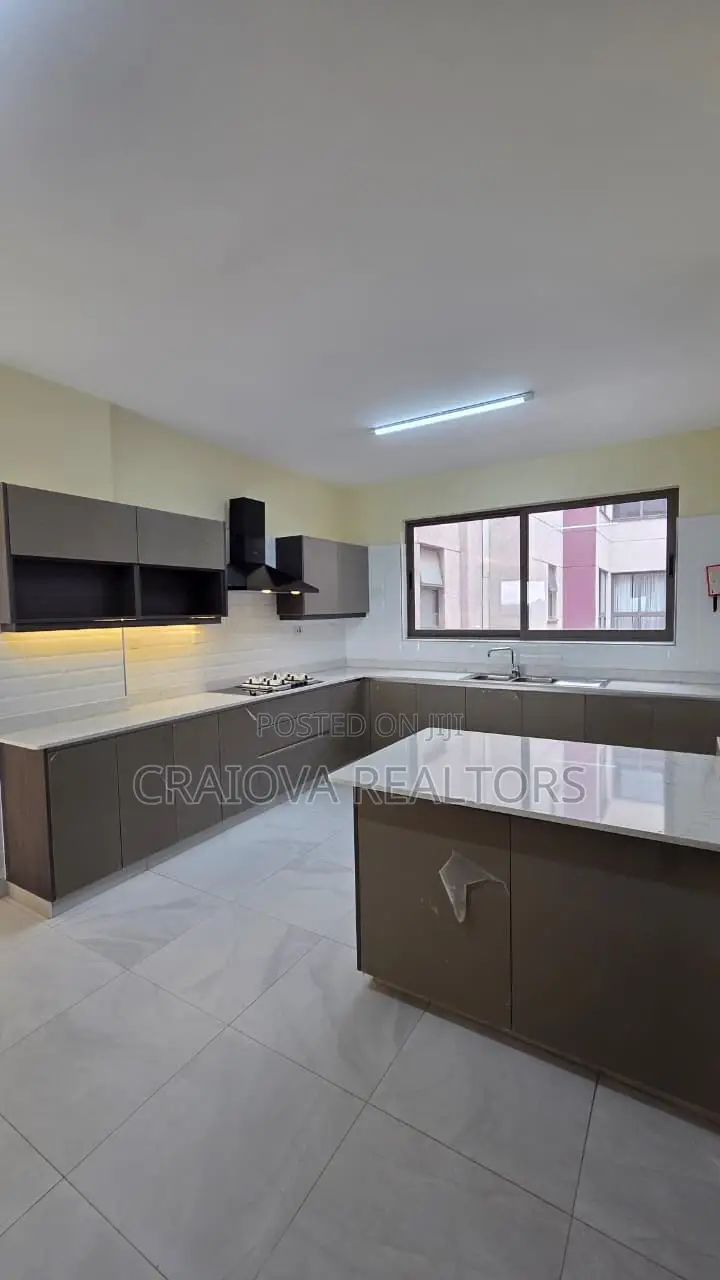4bdrm Duplex in Spring Valley for sale