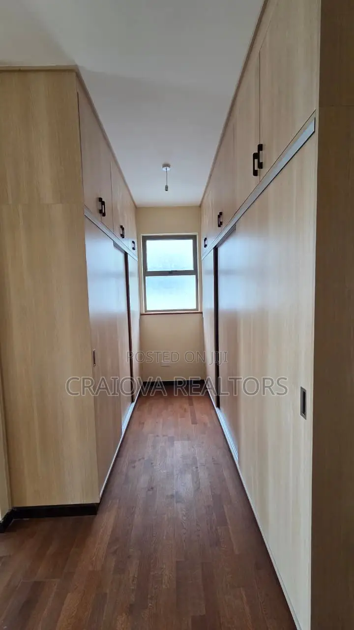 4bdrm Duplex in Spring Valley for sale