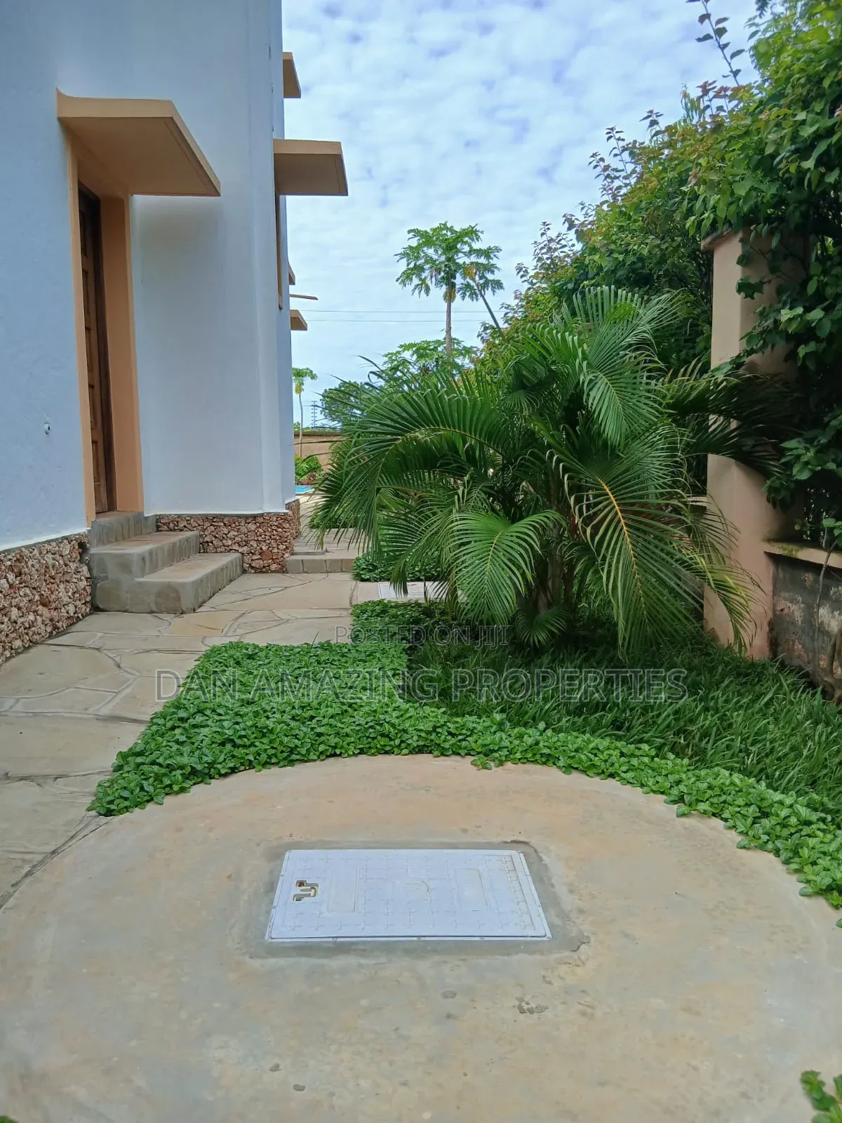 3bdrm Villa in Diani On 1/4 Acre for sale