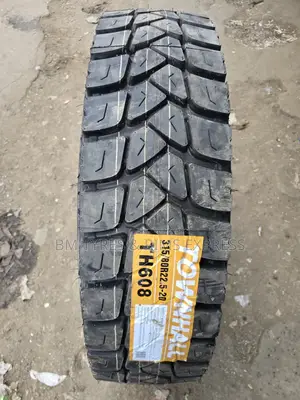 315 /80 R22. 5 Townhall Tires (Diff)