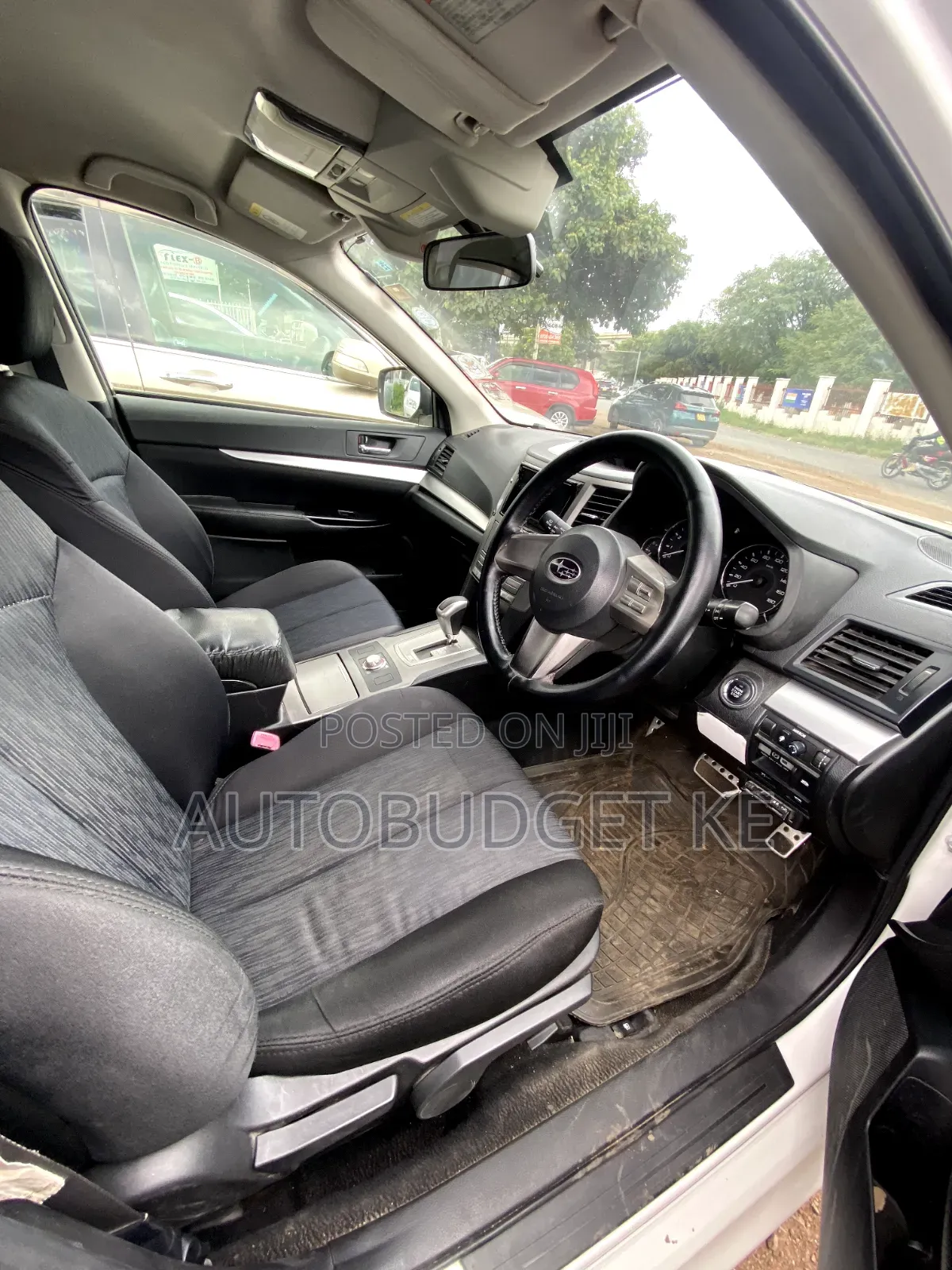 Subaru Legacy 2.5i 2013 White