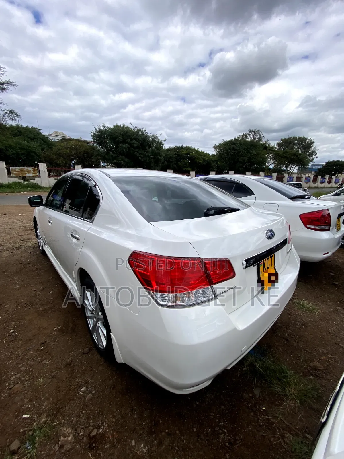 Subaru Legacy 2.5i 2013 White
