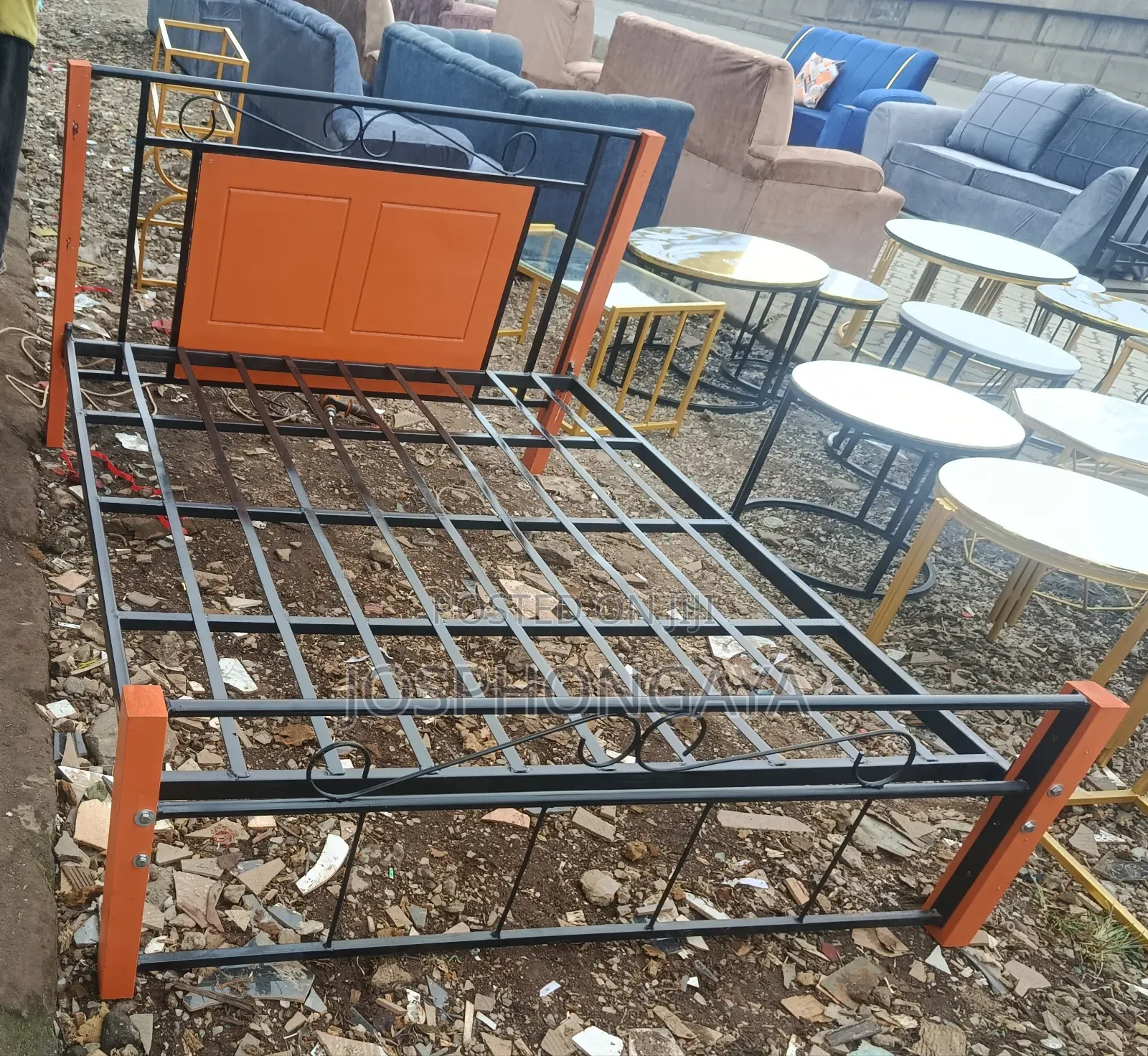 5by6 Metallic Bed and Wood for Sell
