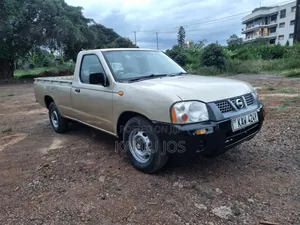 Nissan Hardbody 2000i 2006 Gold