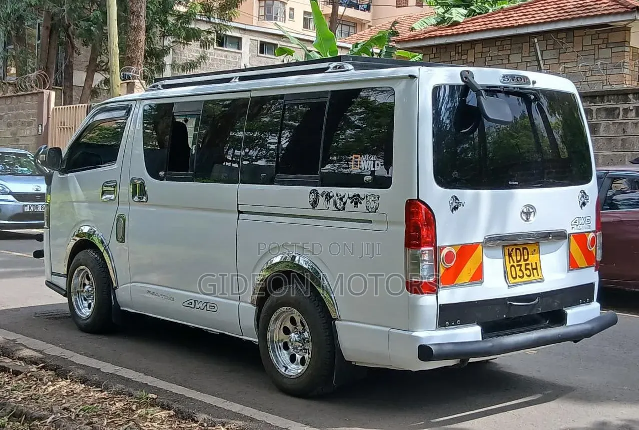 Toyota HiAce 2014 White