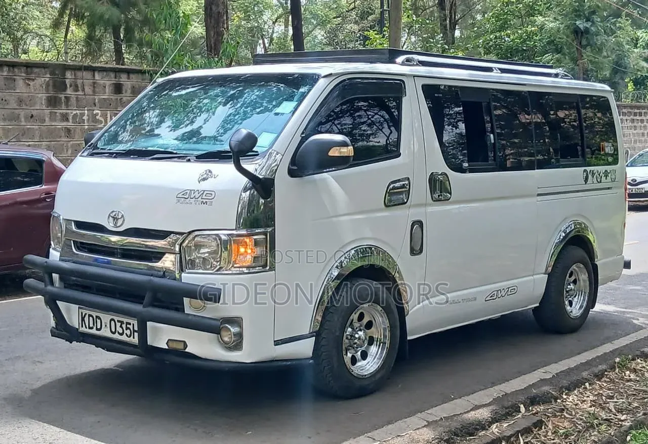 Toyota HiAce 2014 White