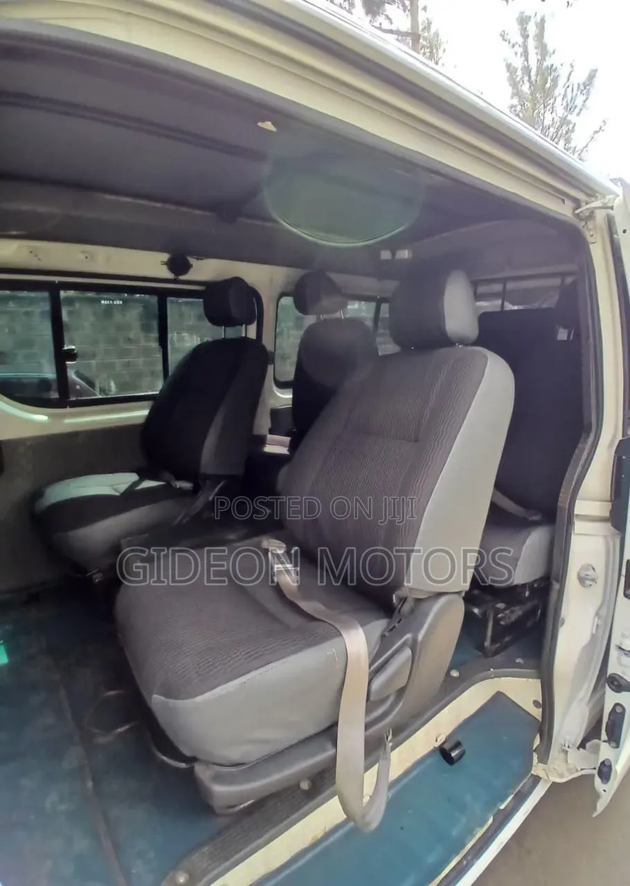 Toyota HiAce 2014 White