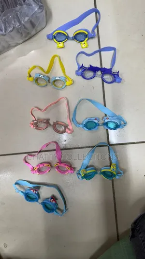 Kids Anti Fog Colorful Swimming Googles Comes With a Pair of Ear Plugs