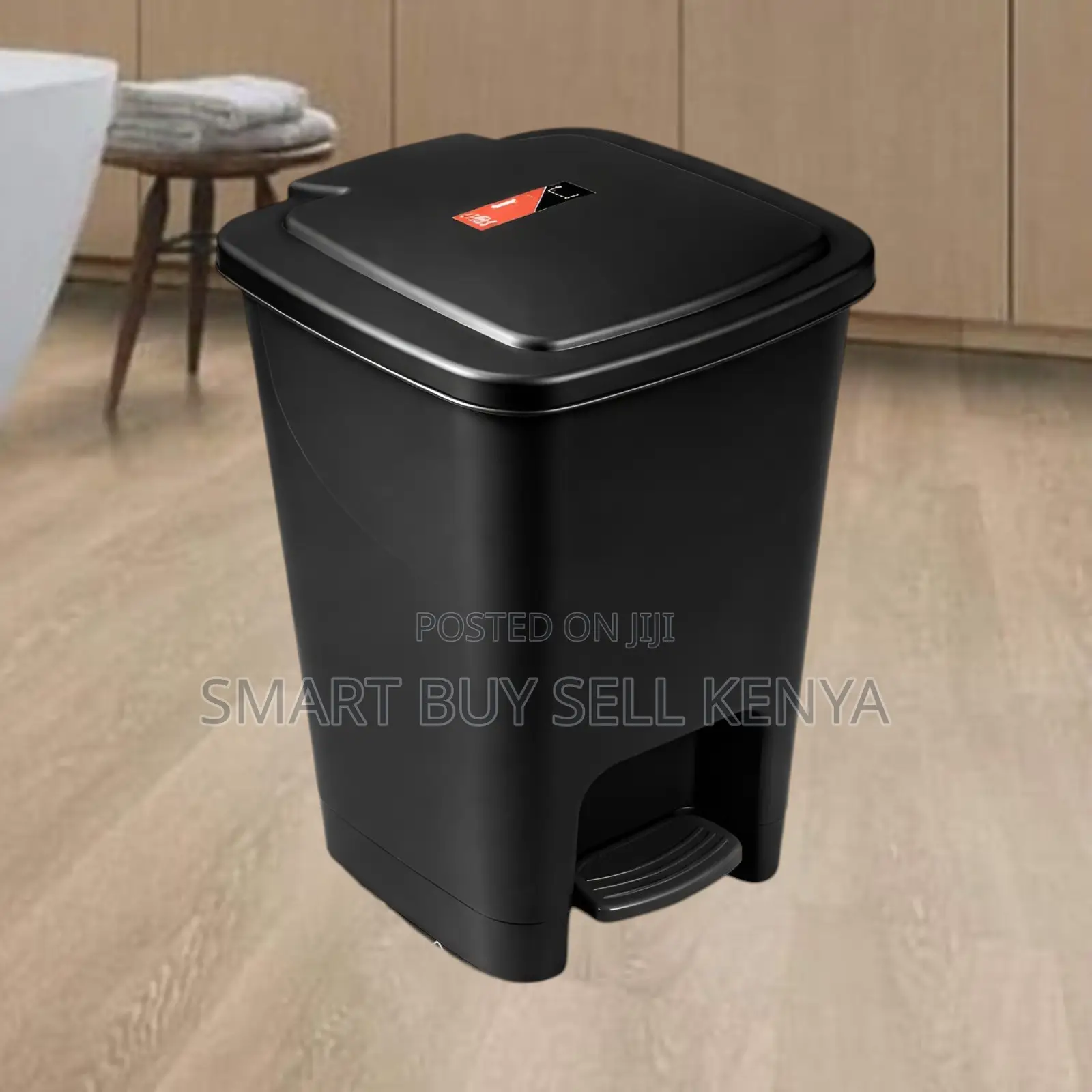 Reliable Quality 30l Hard Plastic Step Pedal Waste Bin for Bathrooms