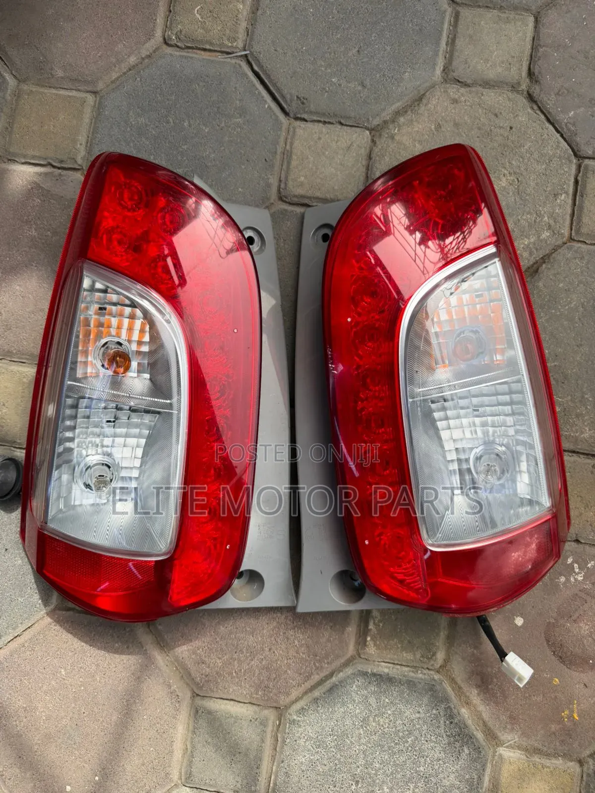 Passo 2015 Red Backlights