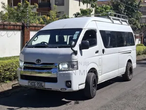 Toyota HiAce 2009 White