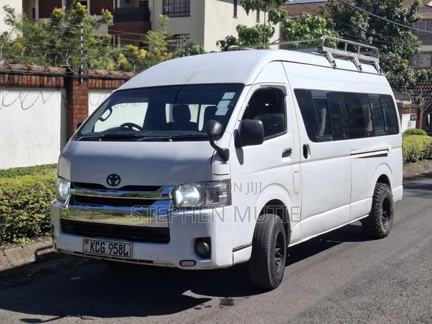 Toyota HiAce 2009 White