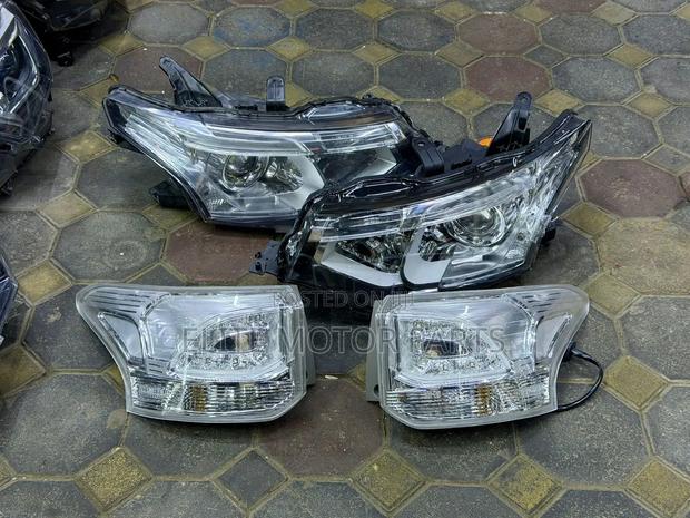 Mitsubishi Outlander Headlights, Tailights