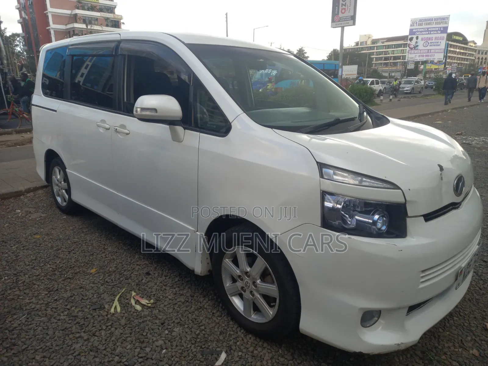 Toyota Voxy 2010 White