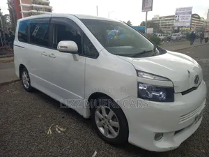 Toyota Voxy 2010 White