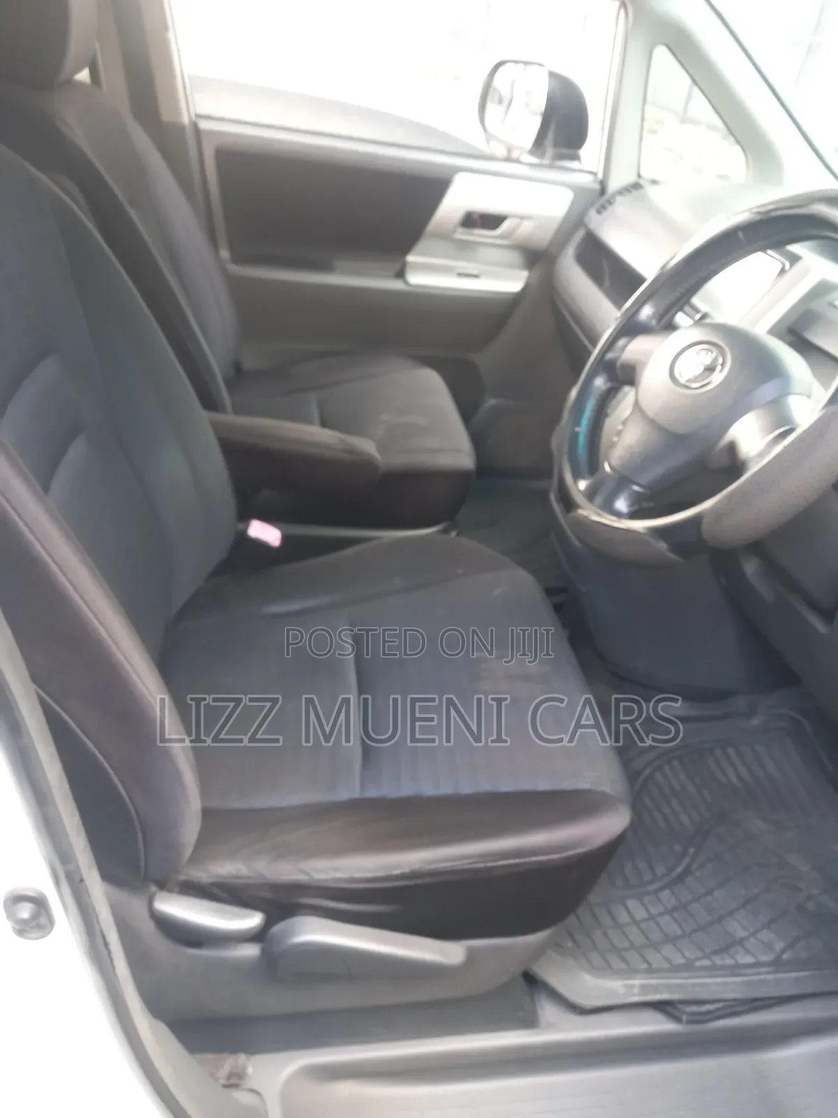 Toyota Voxy 2010 White