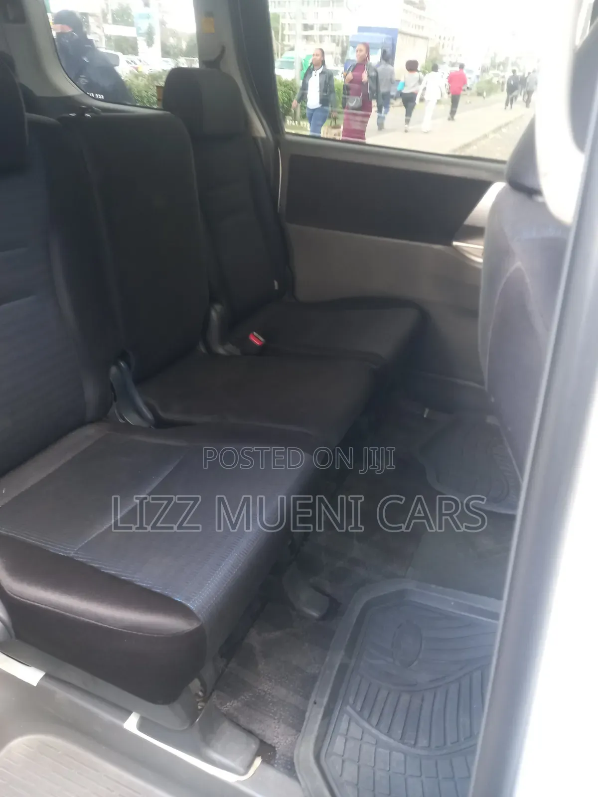 Toyota Voxy 2010 White
