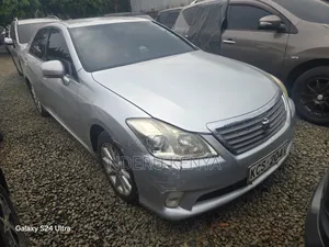 Toyota Crown 2012 Silver